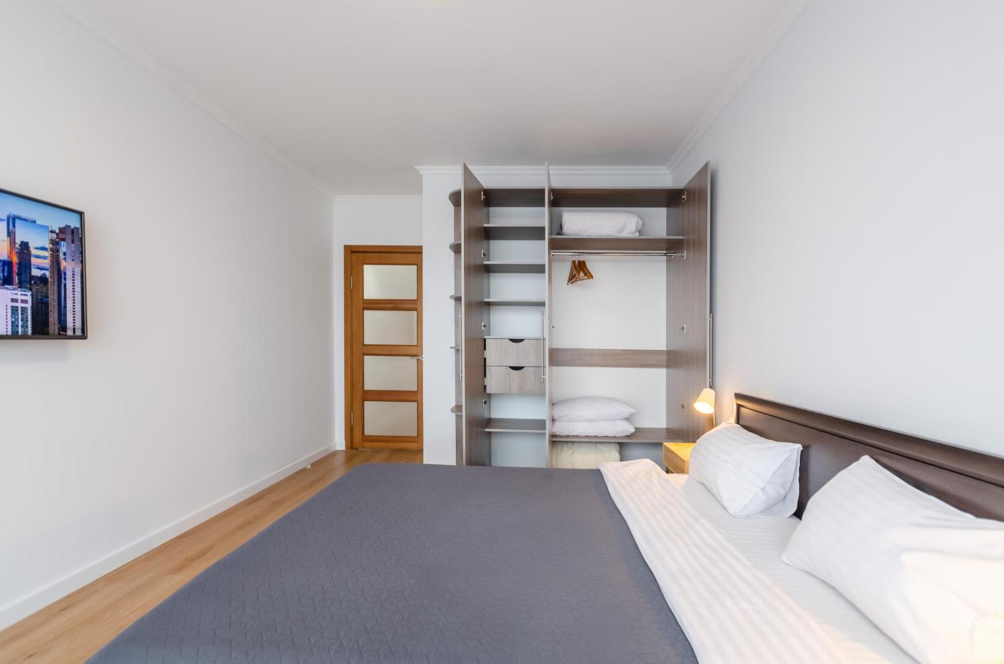 Petrovdom 7-27 In Rc Kvartet, 16г Vasyl Lypkivskyi Street *